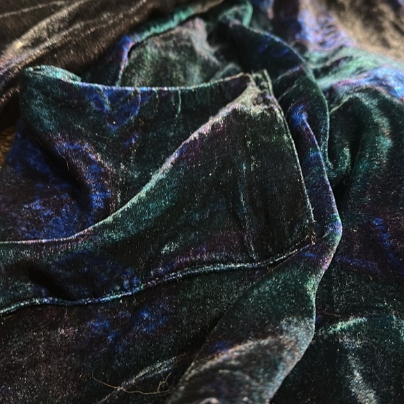 Kyla Seo Oversized Velvet Top in blue/purple/green Size small Handmade India - Picture 2 of 7
